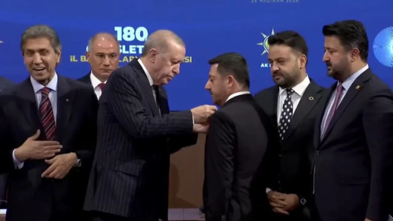 3 belediye başkanı AK Parti'ye katıldı