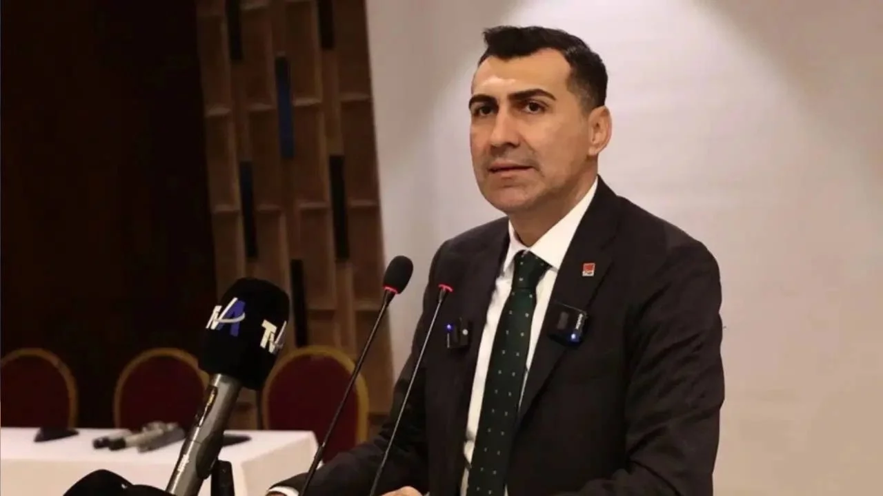 Görevden alınan CHP Adana İl Başkanı Anıl Tanburoğlu: 'Bu bir son değil bir başlangıç'