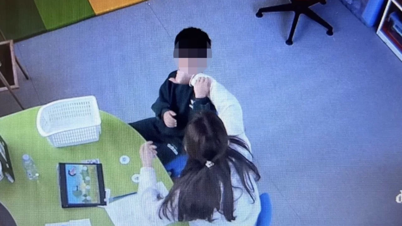 Mersin'de otizmli çocuğa şiddet kamerada: Öğretmen tutuklandı