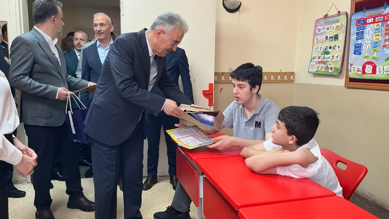 Bursa'da 620 bin 931 öğrenci tatile 'merhaba' dedi