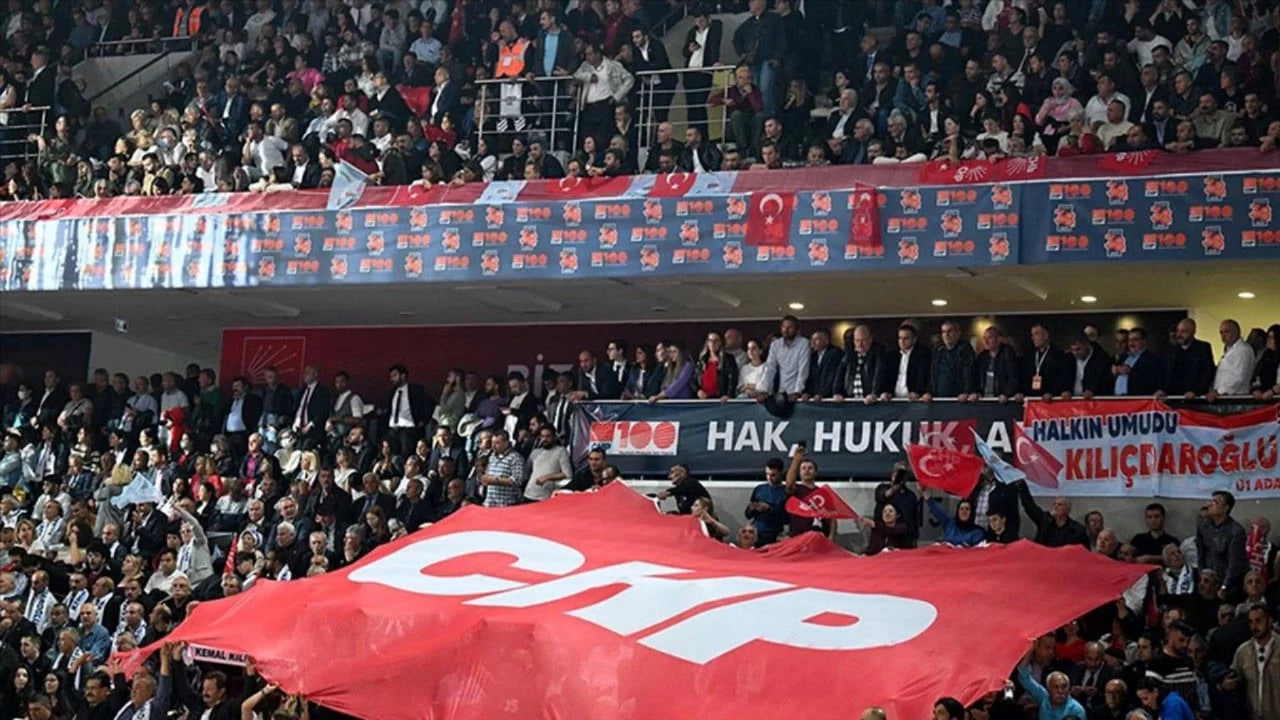 CHP'de kurultay tartışması sürüyor: Mahkeme açıklama talebini reddetti