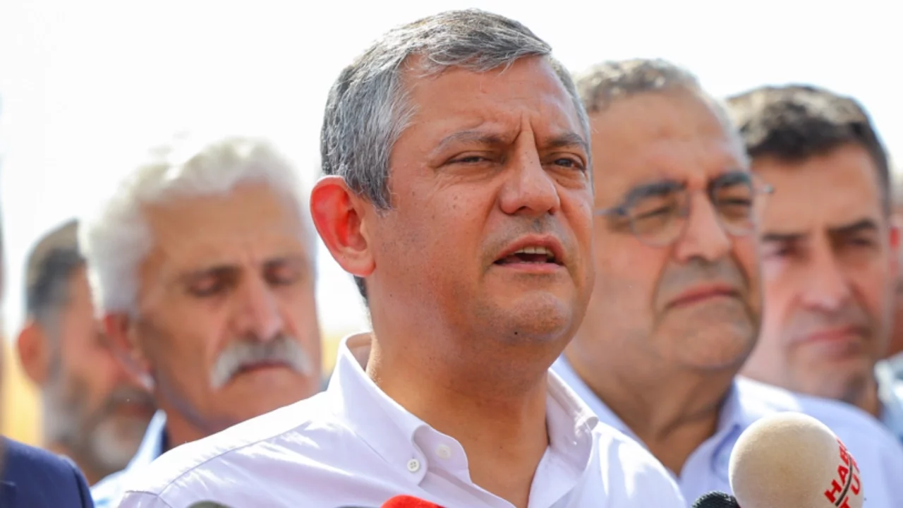 Özel'den Diyarbakır'da bir 'yeni yol' çıkışı daha: 'CHP'deki haksız kayyımı bir şekilde sonlandır...