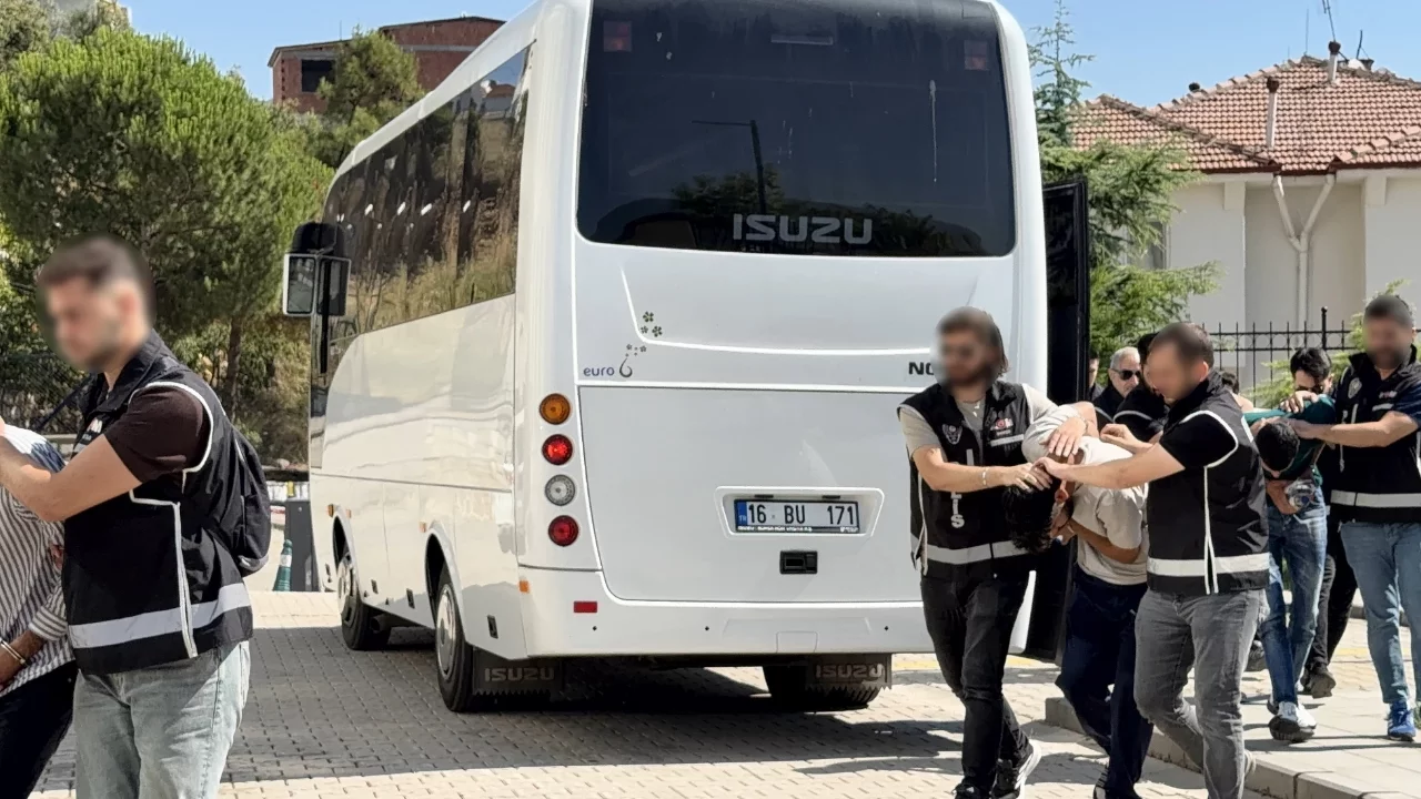 Bursa'da Daltonlar'a şafak baskını! 9 gözaltı var