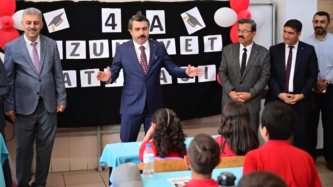 Yıldırım Belediye Başkanı Yılmaz, karne törenine katıldı