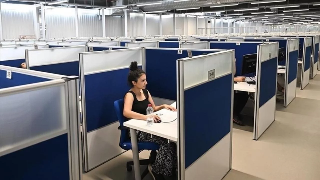 Hafta sonu iki Elektronik Yabancı Dil Sınavı yapılacak