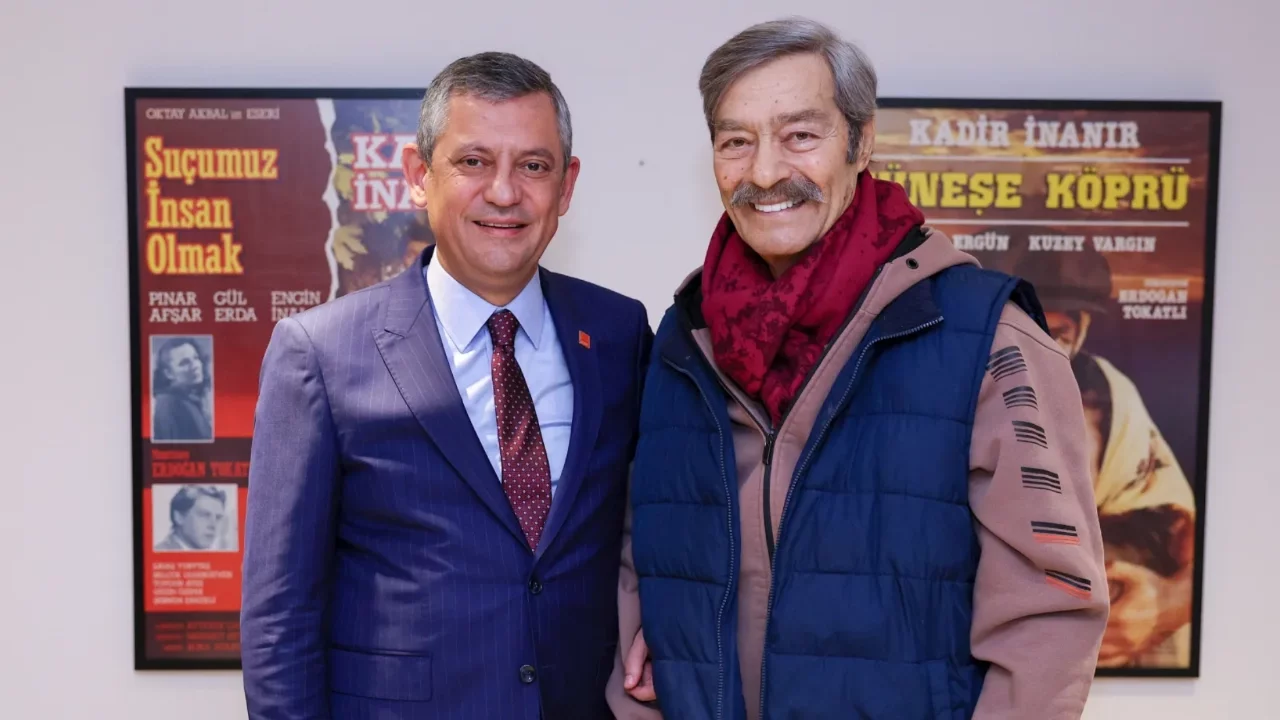 Özgür Özel'den Kadir İnanır için başsağlığı mesajı
