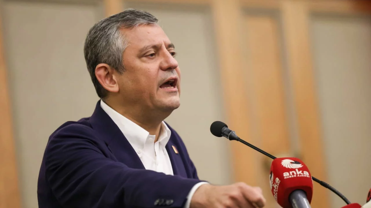 Özgür Özel'den Cumhurbaşkanı Erdoğan'a yanıt: 'CHP'de bir tane dış mihrak varsa o da sensin'