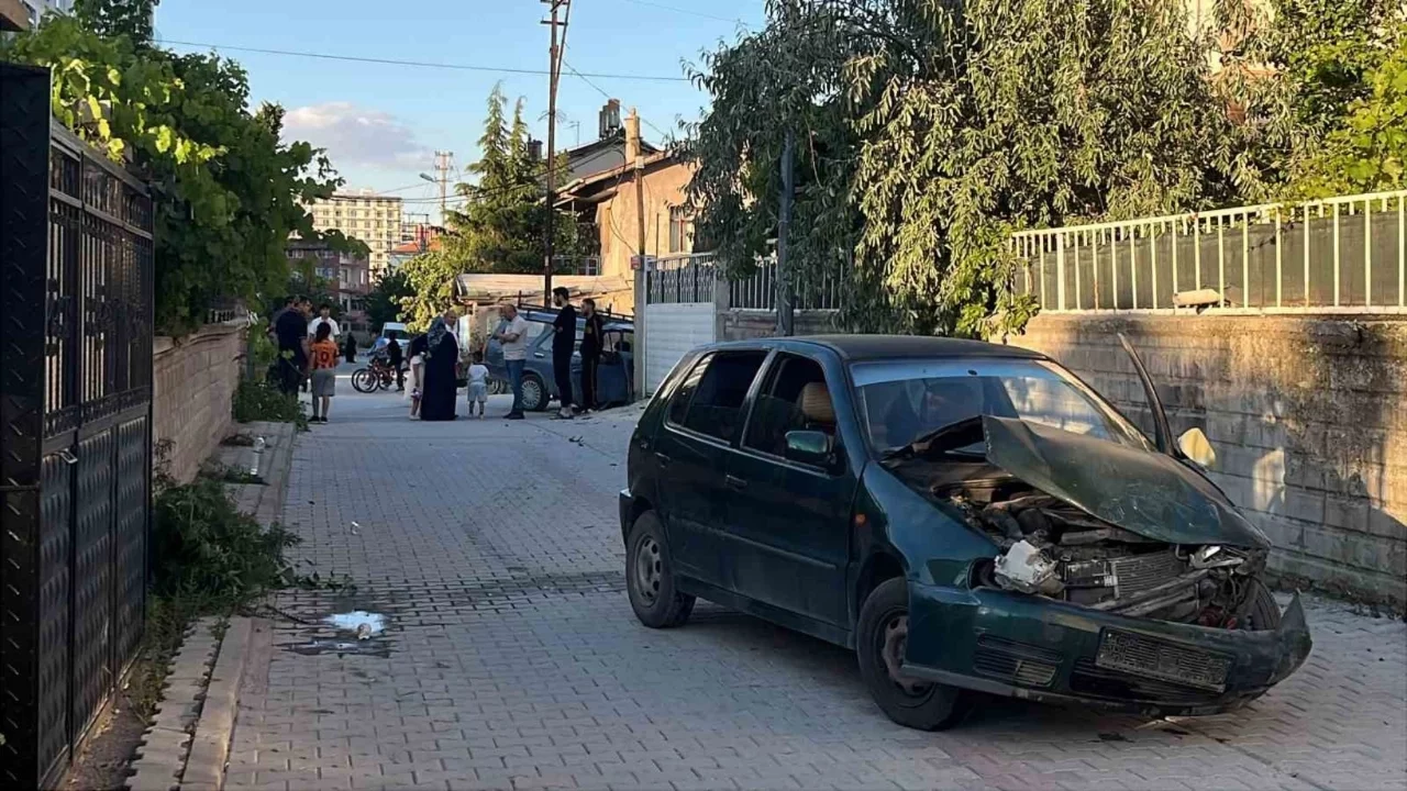Ehliyetsiz çocuk sürücü kazaya karıştı: 2'si çocuk 5 kişi yaralandı