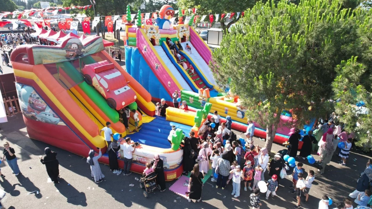 Yıldrım'da karne coşkusu şenliğe dönüştü