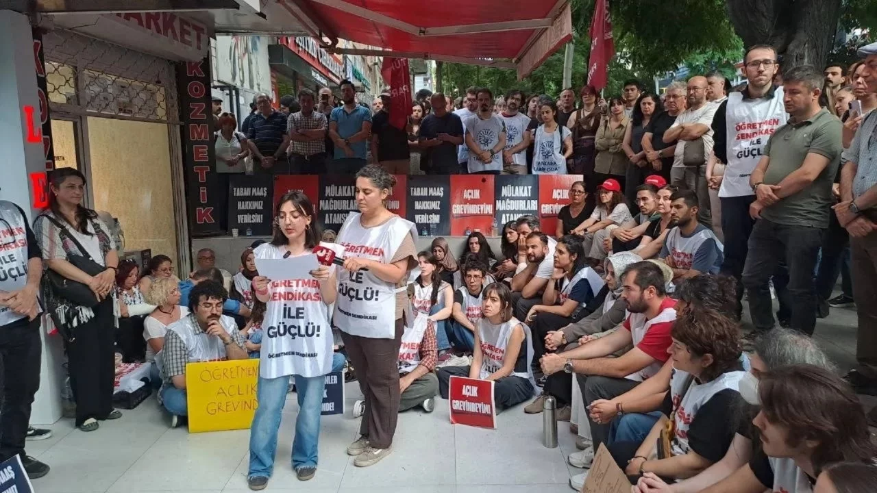 Öğretmenler, 13 gündür süren açlık grevini sonlandırdı