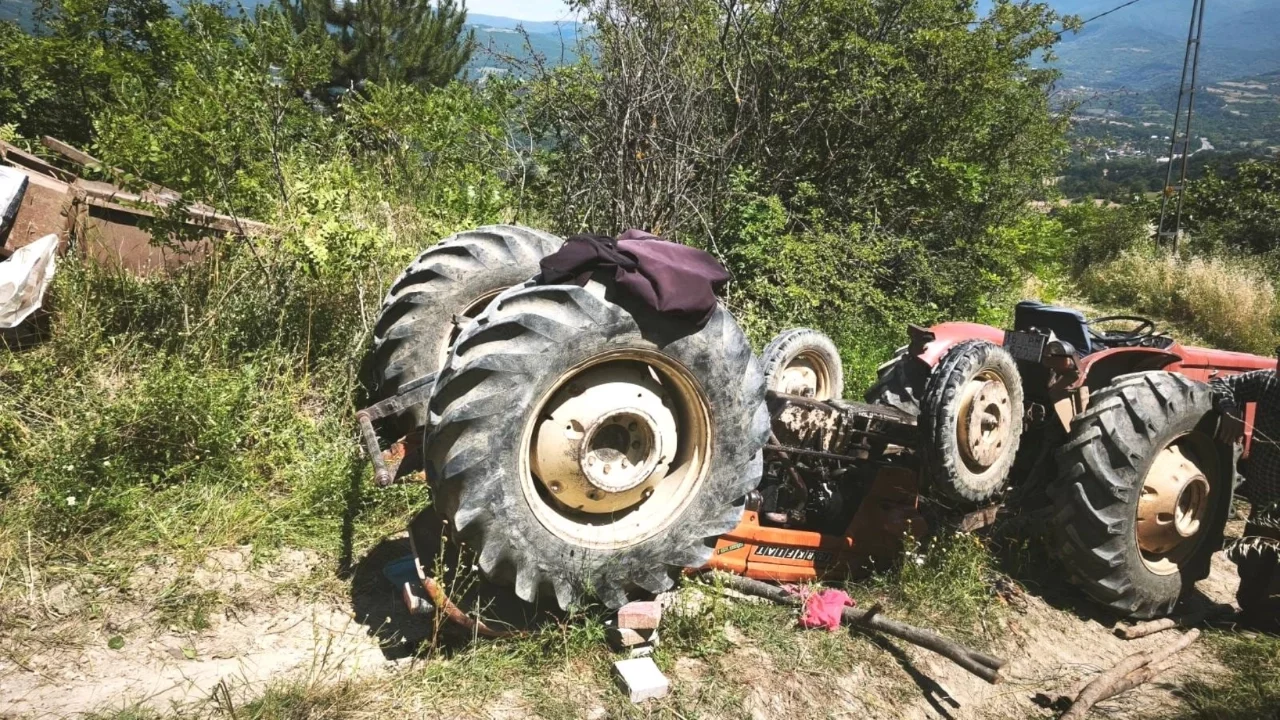 Bursa'da traktörün altında kalan sürücü hayatını kaybetti