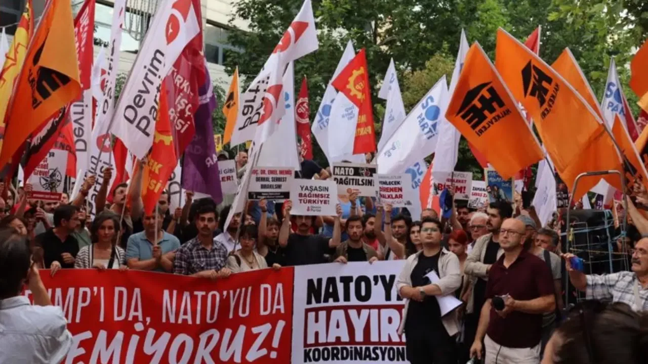 NATO Liderler Zirvesi öncesi yurttaşlar sokağa çıktı: "NATO'dan çıkılsın, üsler kapatılsın"