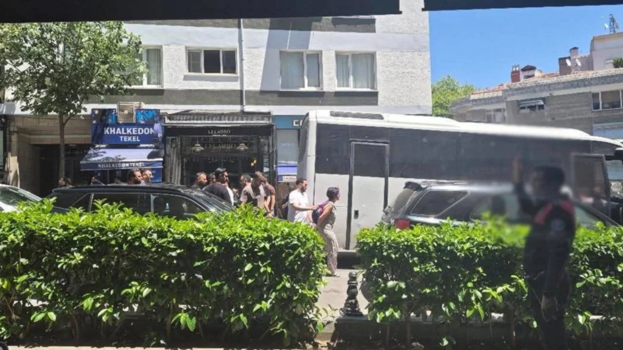Onur Yürüyüşü'ne müdahale: En az 40 kişi gözaltına alındı