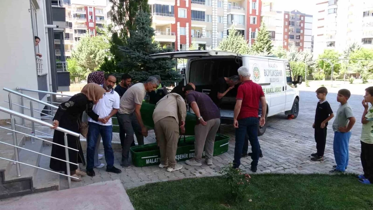 Bir hafta önce taşınmıştı: Evinde ölü olarak bulundu