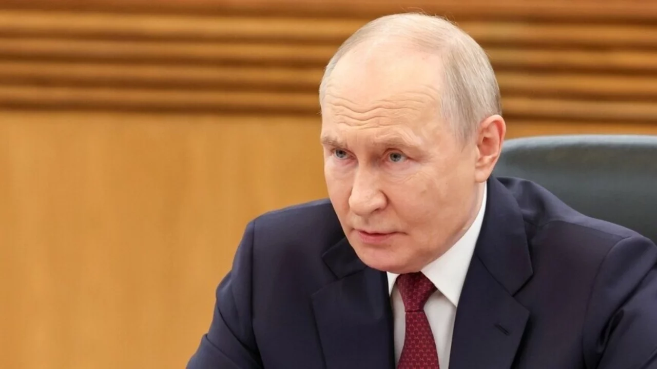 Putin'den yakıt krizine müdahale: Benzin ihracatı geçici olarak yasaklandı
