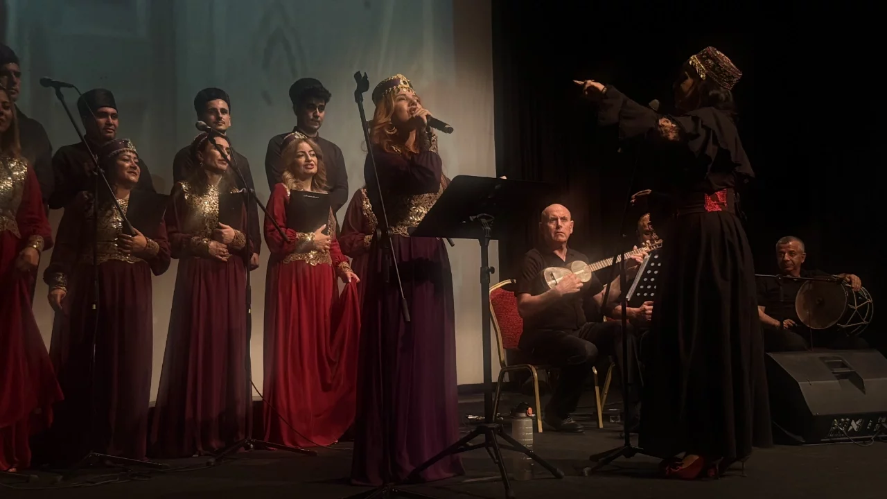 Harı-Bülbül Korosu Bursa'da sahne aldı