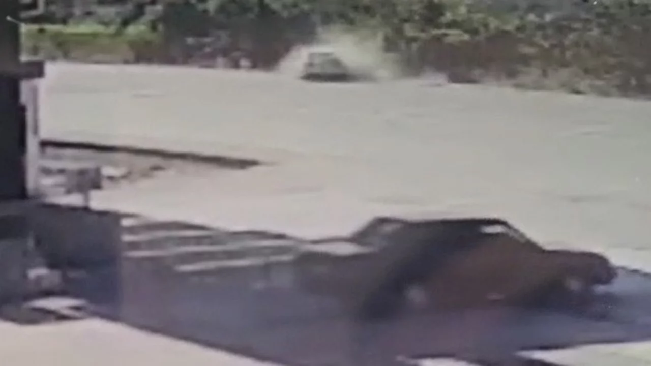 Nevşehir'de otomobil park halindeki araca çarptı: 1 ölü, 2 yaralı