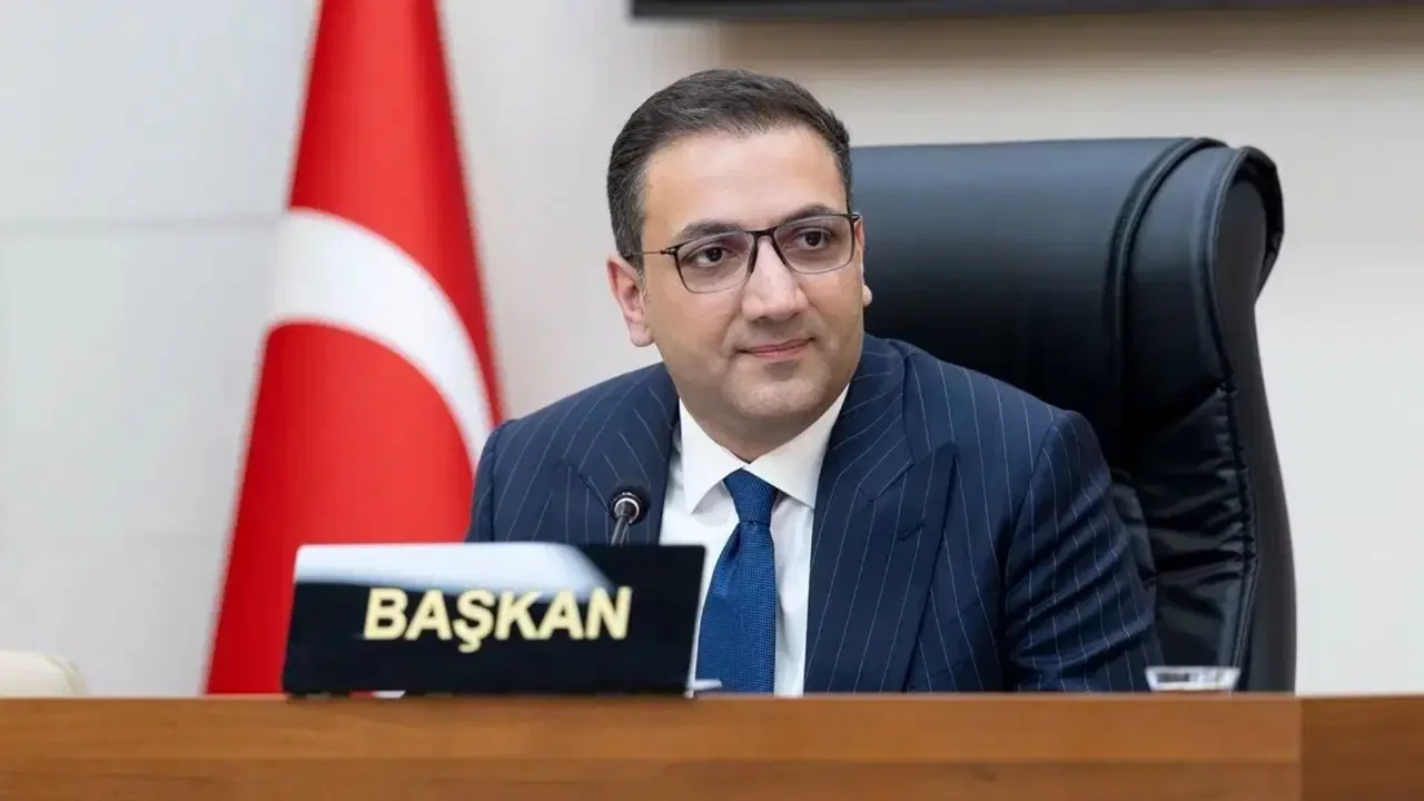Balçova Belediye Başkanı Onur Yiğit adliyeden alkışlarla çıktı
