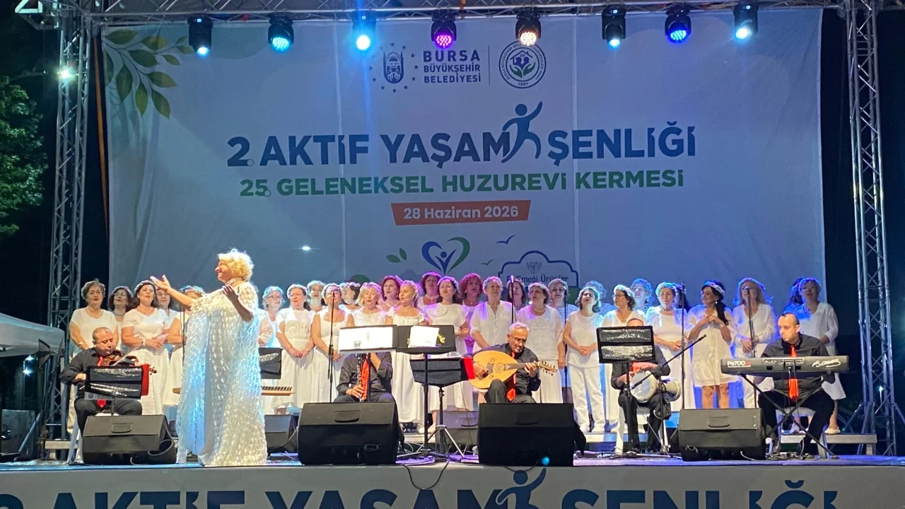 Bursa Nilüfer Kadın Korosu Geleneksel hayır satışına renk kattı