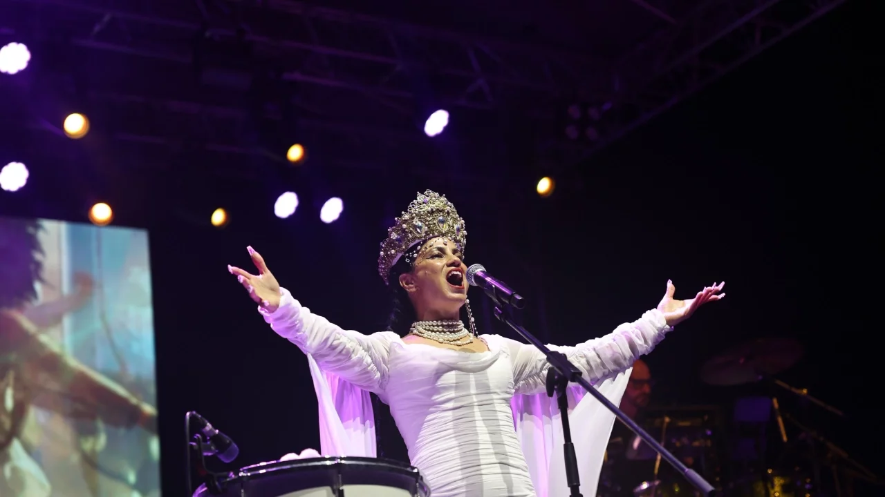 9. Uluslararası Nilüfer Caz Festivali Emel Mathlouthi konseriyle final yaptı