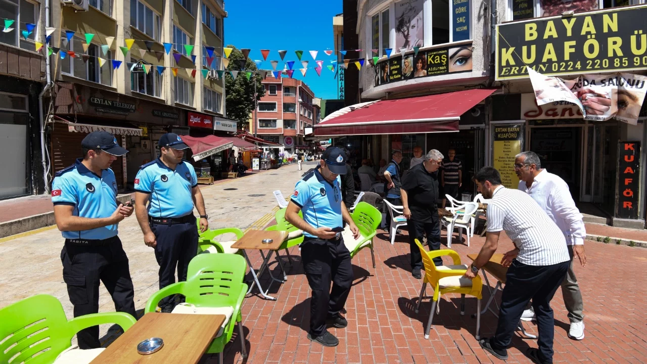 Osmangazi Belediyesi Zabıta Müdürlüğü ekipleri sahadaki denetimlerini yoğunlaştırdı