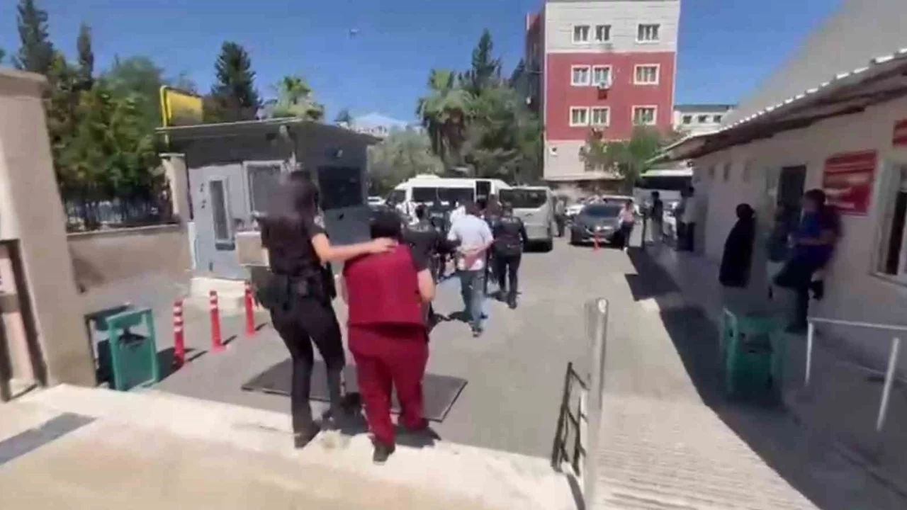 Şanlıurfa'da vatandaşları iş bulma vaadiyle dolandıran 5 şahıs tutuklandı
