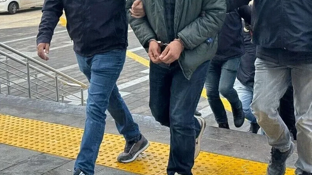 Yasa dışı bahis operasyonunda 37 gözaltı: 30 milyar liralık para trafiği mercek altında