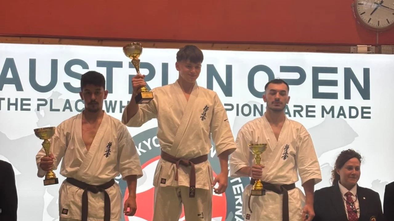 Yıldırımlı karateciler 19. Avusturya Open Kyokushin Karate Şampiyonası'nda fırtına gibi esti