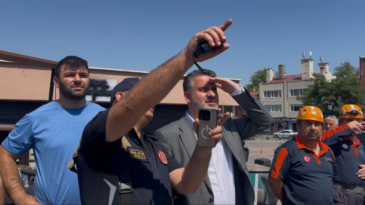 Bursa Büyükşehir Belediye Başkan Vekili Biba, yangın bölgesinde incelemelerde bulundu