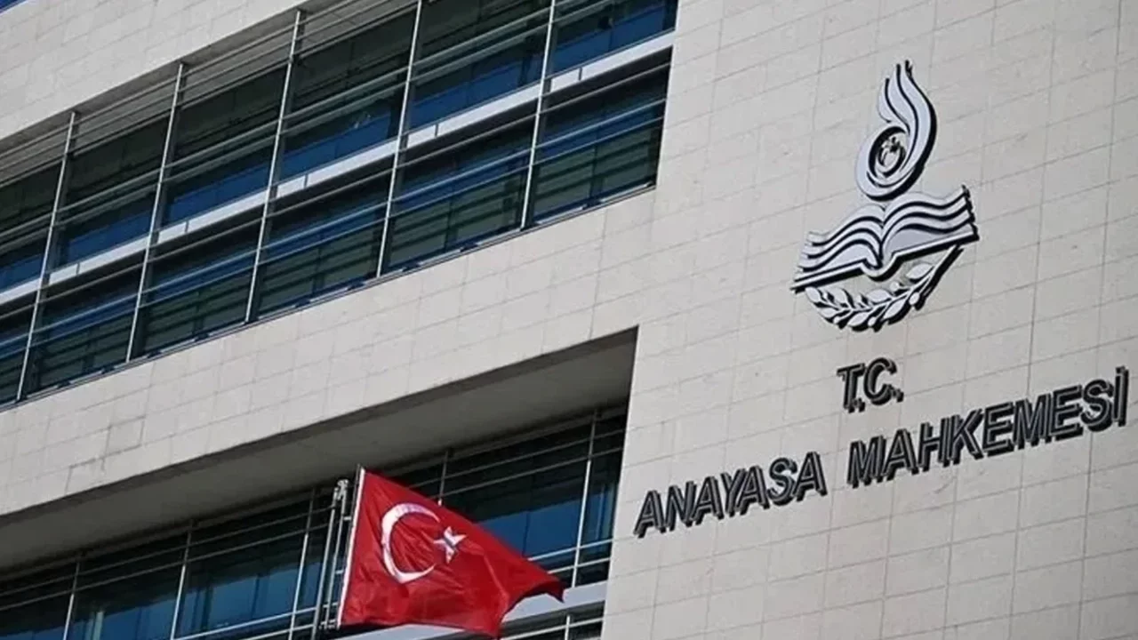 AYM'den Cumhuriyetçi Milletin Partisinin isim ve ambleminin iptali istemi hakkında karar