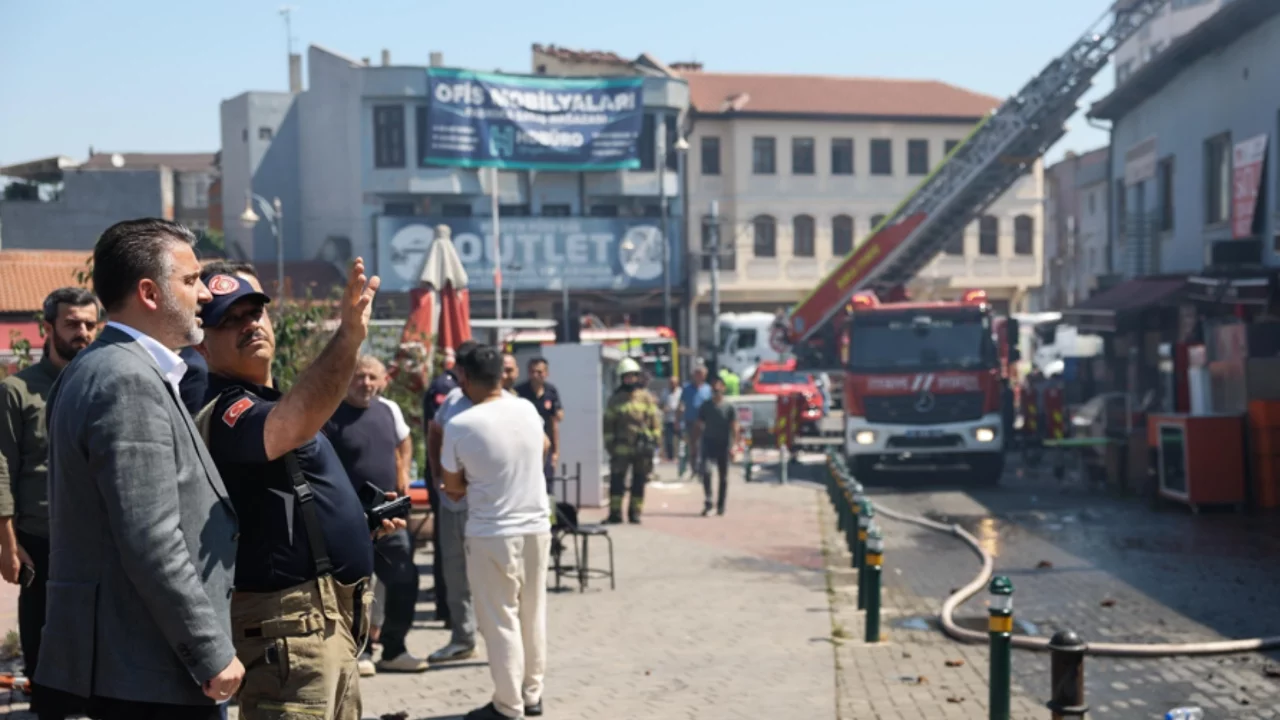 Bursa Büyükşehir Belediyesi'nden Kayhan Bölgesi'ndeki yangına müdahale