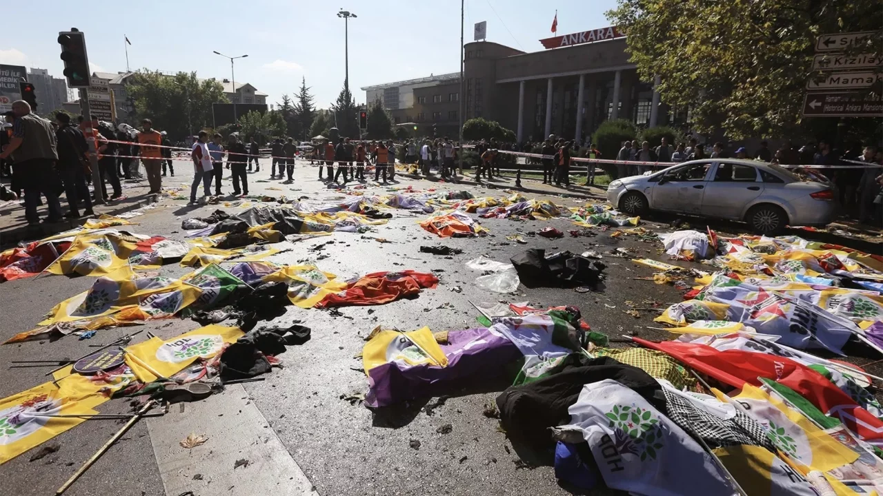 10 Ekim Gar Katliamı davası: Suriye'de yakalanan sanığın parmak izi Hatay'daki bombalı araçta çıktı