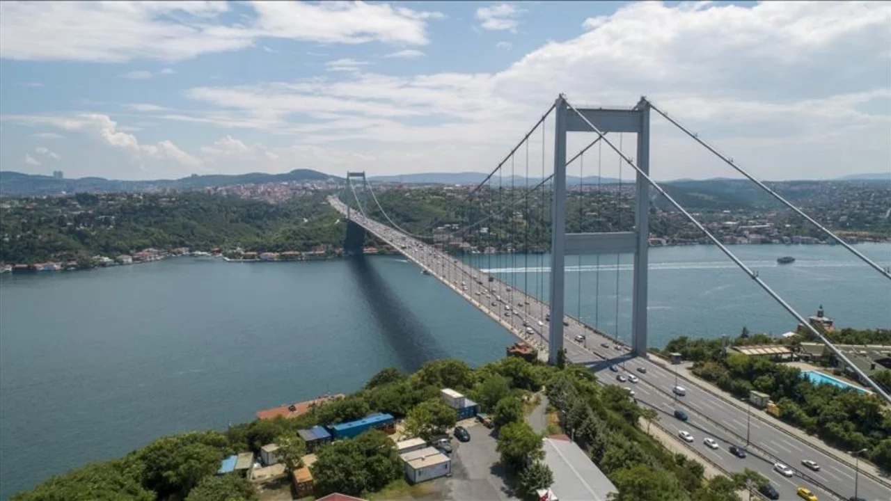 Otoyol ve köprü ücretlerine zam geldi