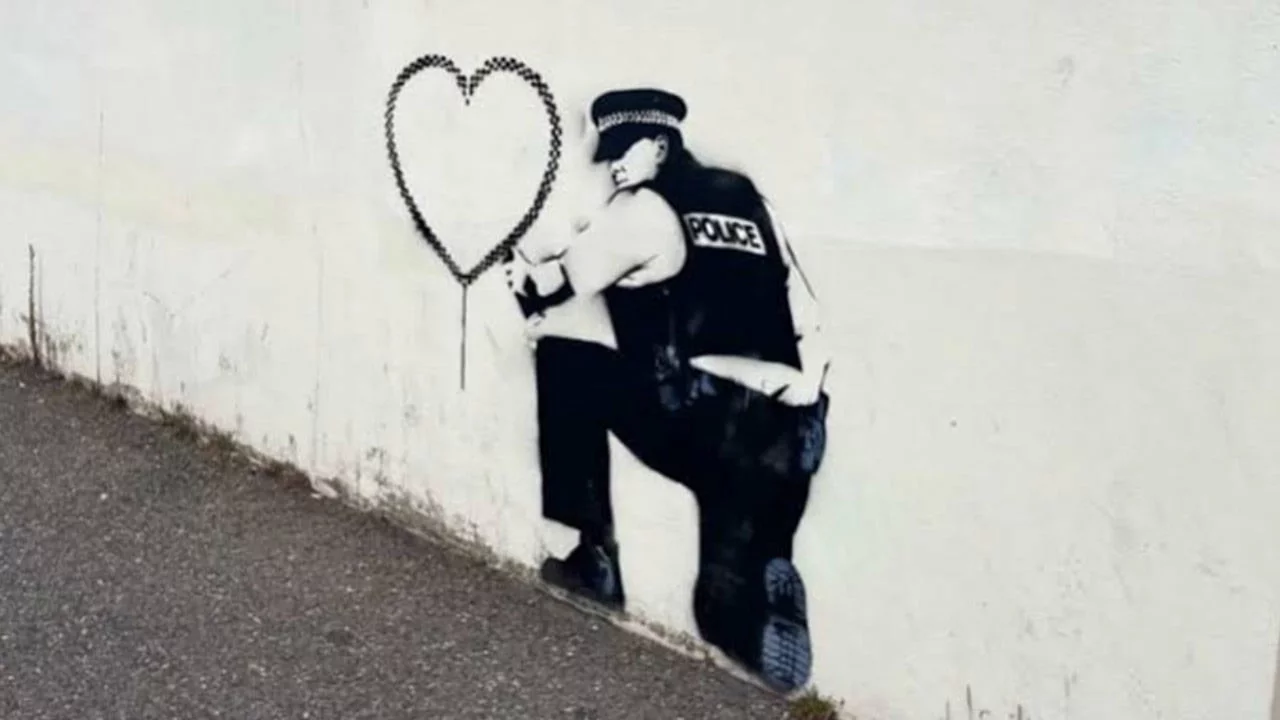 Brighton'da "kalpli" polis: Banksy'e ait olduğu düşünülüyor