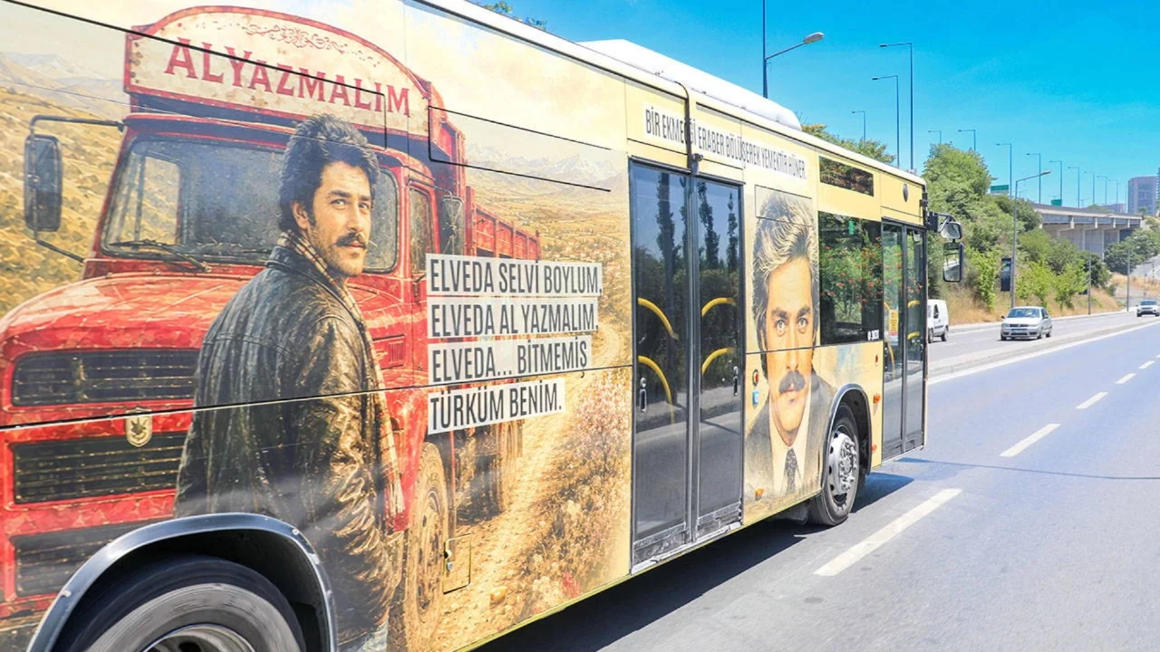 Kadir İnanır için özel saygı otobüsü