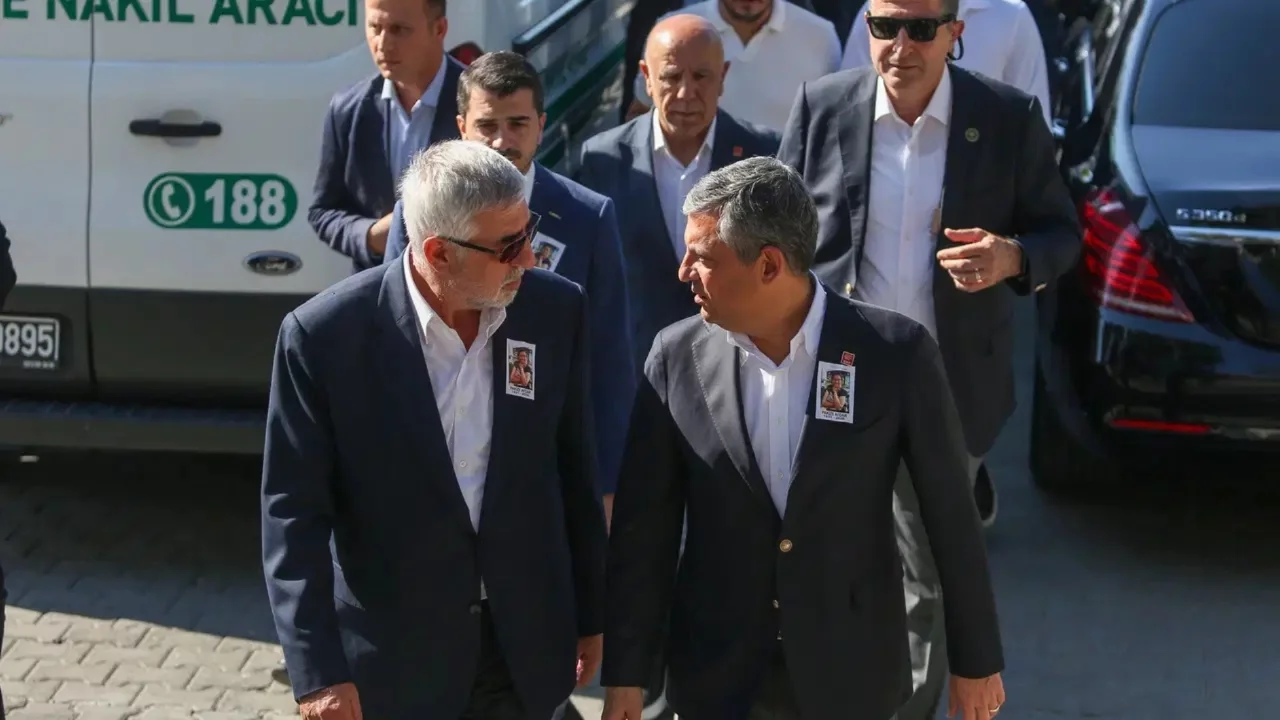 Özgür Özel, Necati Yağcı'nın kayınvalidesinin cenazesine katıldı