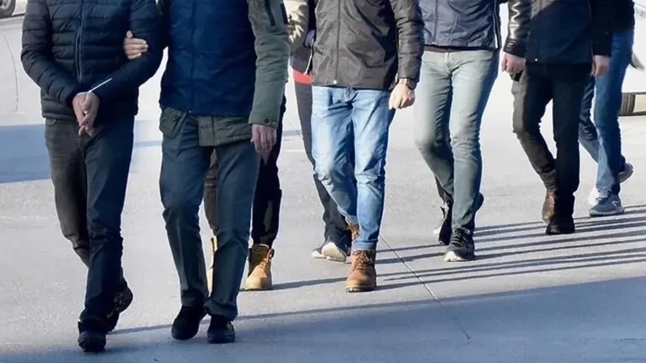 'Büyü bozma' vaadiyle dolandırıcılık yapan şebekeye operasyon