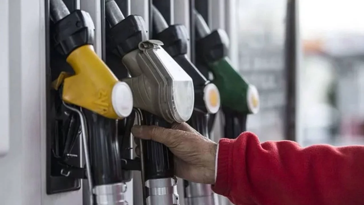 Benzine zam geliyor