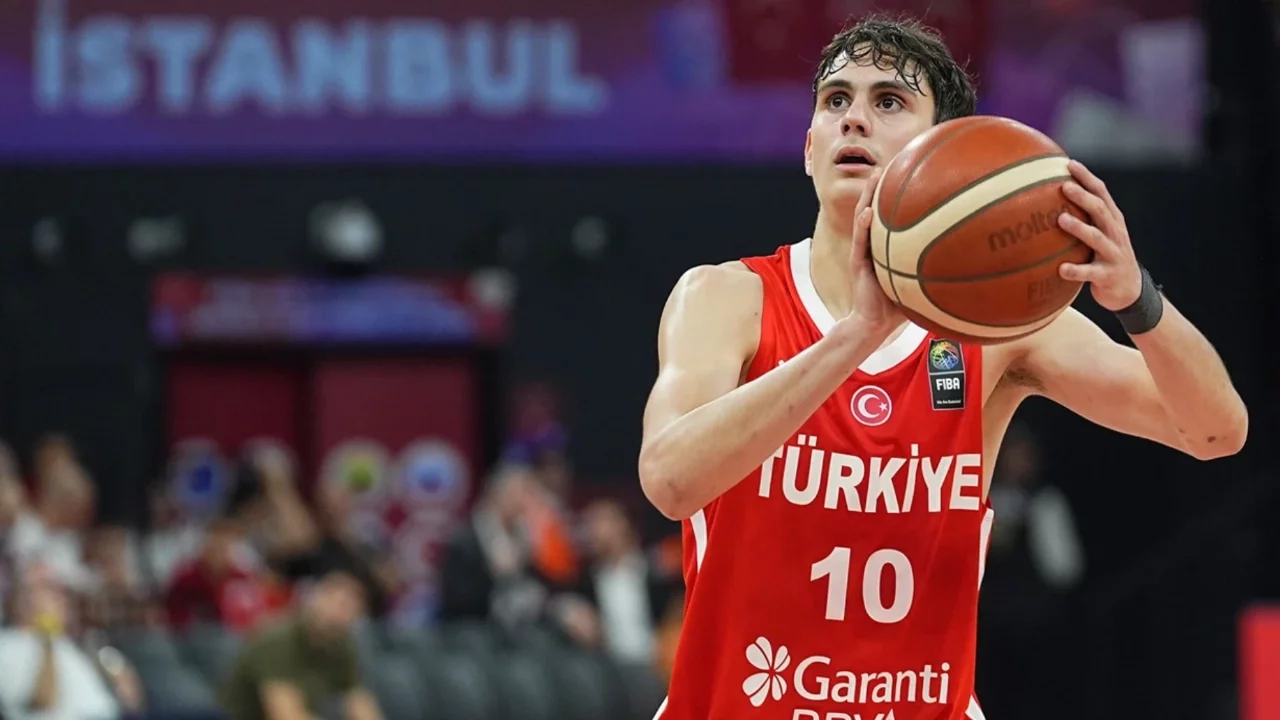 Milli basketbolcu Kutluay: "Her çocuk gibi ben de NBA'e gitmek istiyorum"