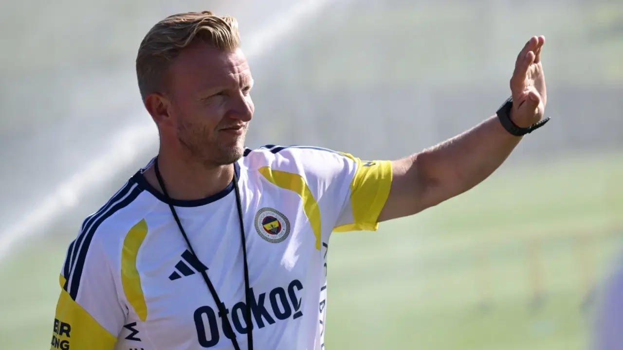 Fenerbahçe'de hazırlıklar sürüyor: Dirk Kuyt'tan transfer açıklaması!