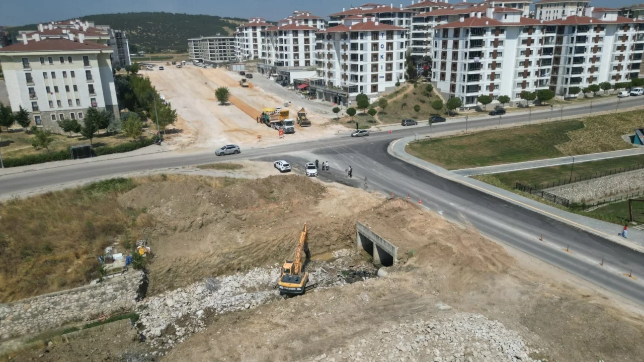 Bursa Büyükşehir'den Balkan Mahallesi'nde yoğun mesai