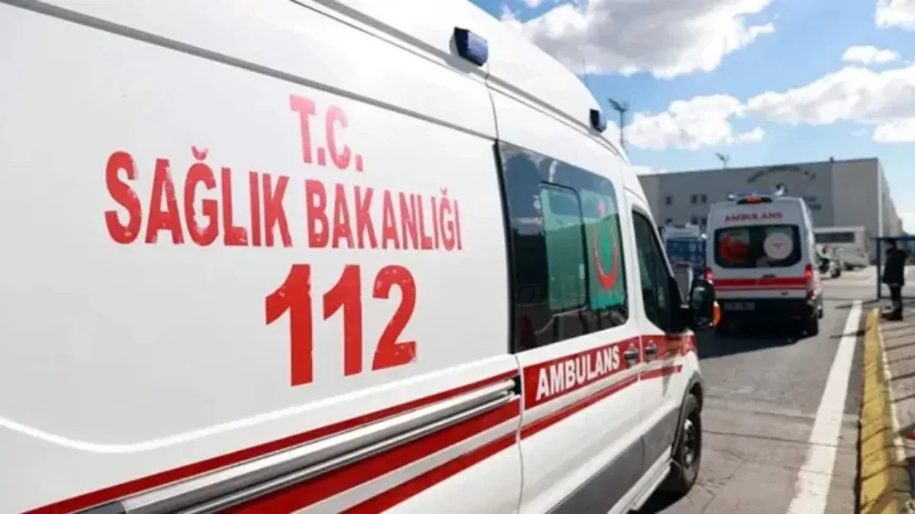 Malatya'da yangına giden itfaiye aracı devrildi: 3 itfaiyeci yaralandı