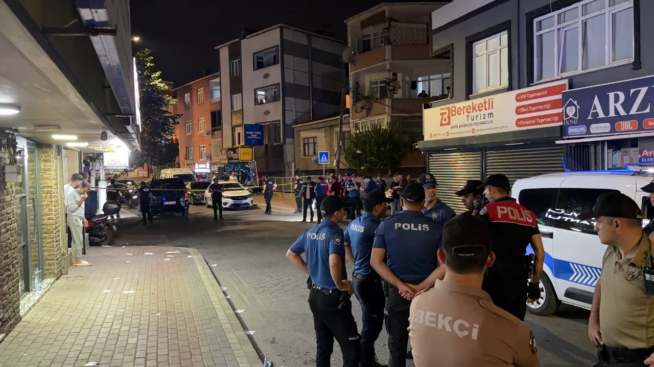 Kocaeli'de sokak ortasında silahlı kavga: 3 yaralı