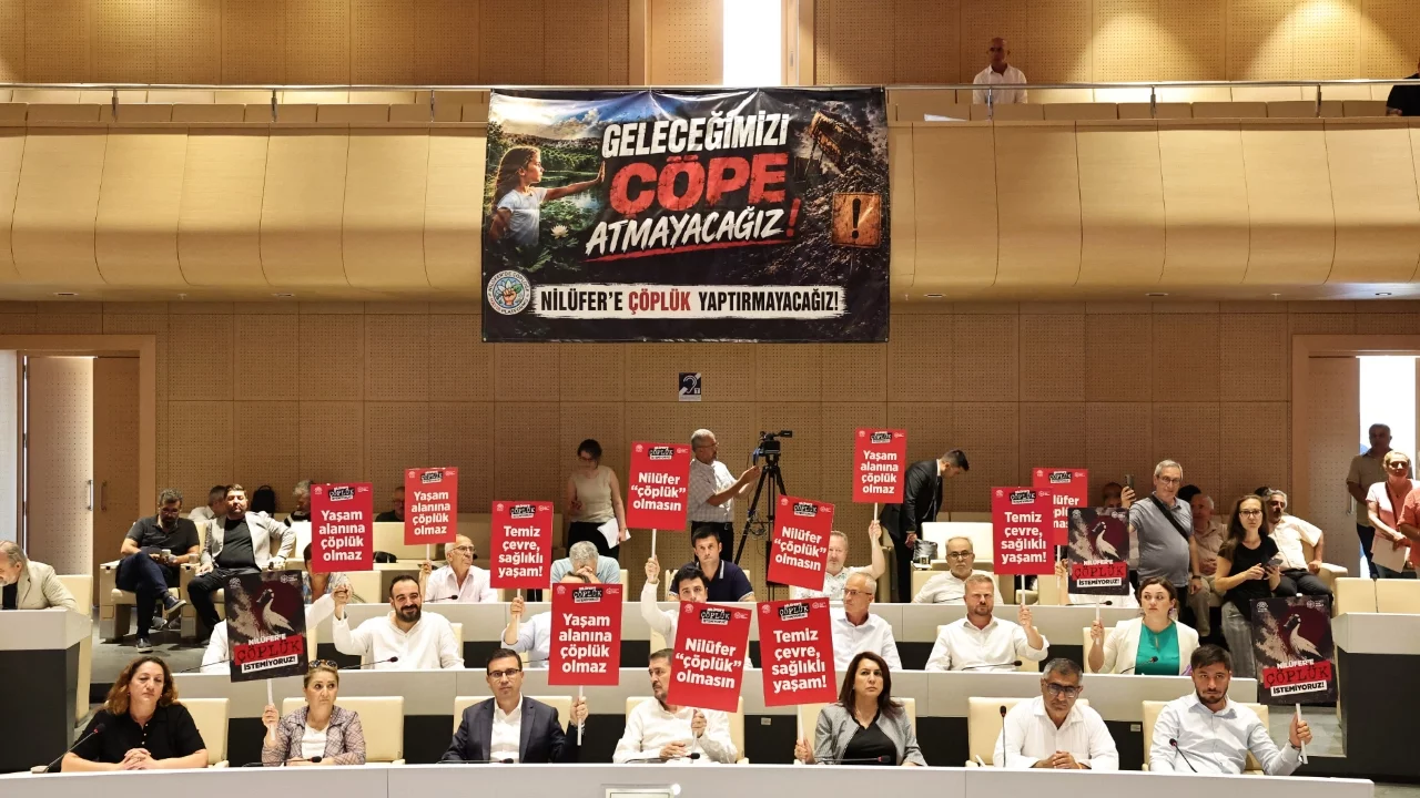 Nilüfer Belediye Meclisi'nde katı atık tesisi protesto edildi