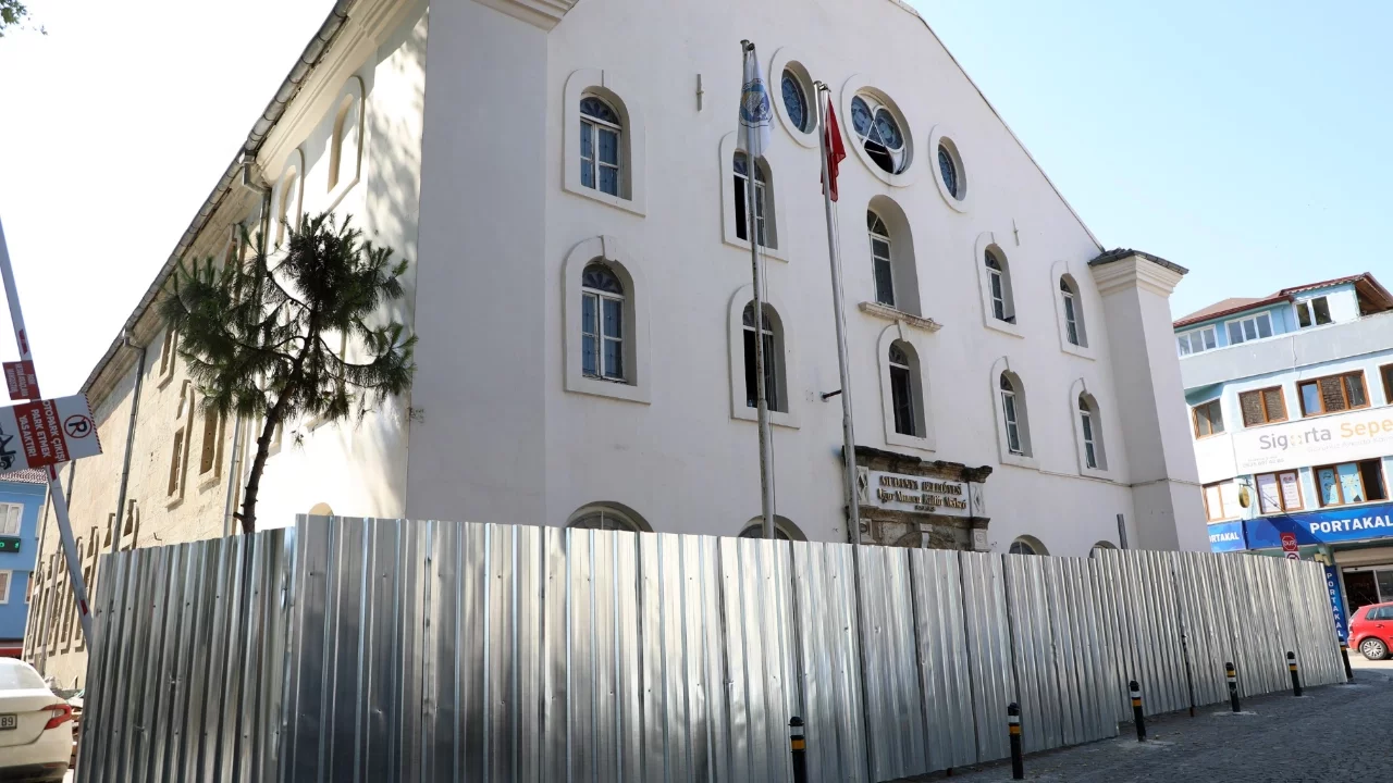 Mudanya'da Uğur Mumcu Kültür Merkezi yenileniyor