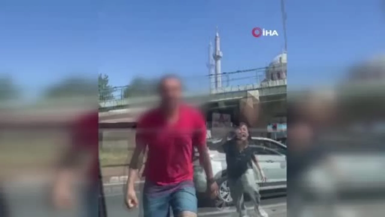 Dehşet saçan sürücü, camı yumruklayıp paramparça etti!