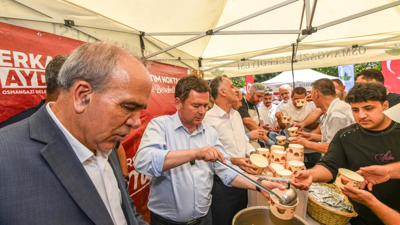 Osmangazi Belediye Başkanı Aydın'ın cuma durağı Hüdavendigar Mahallesi oldu