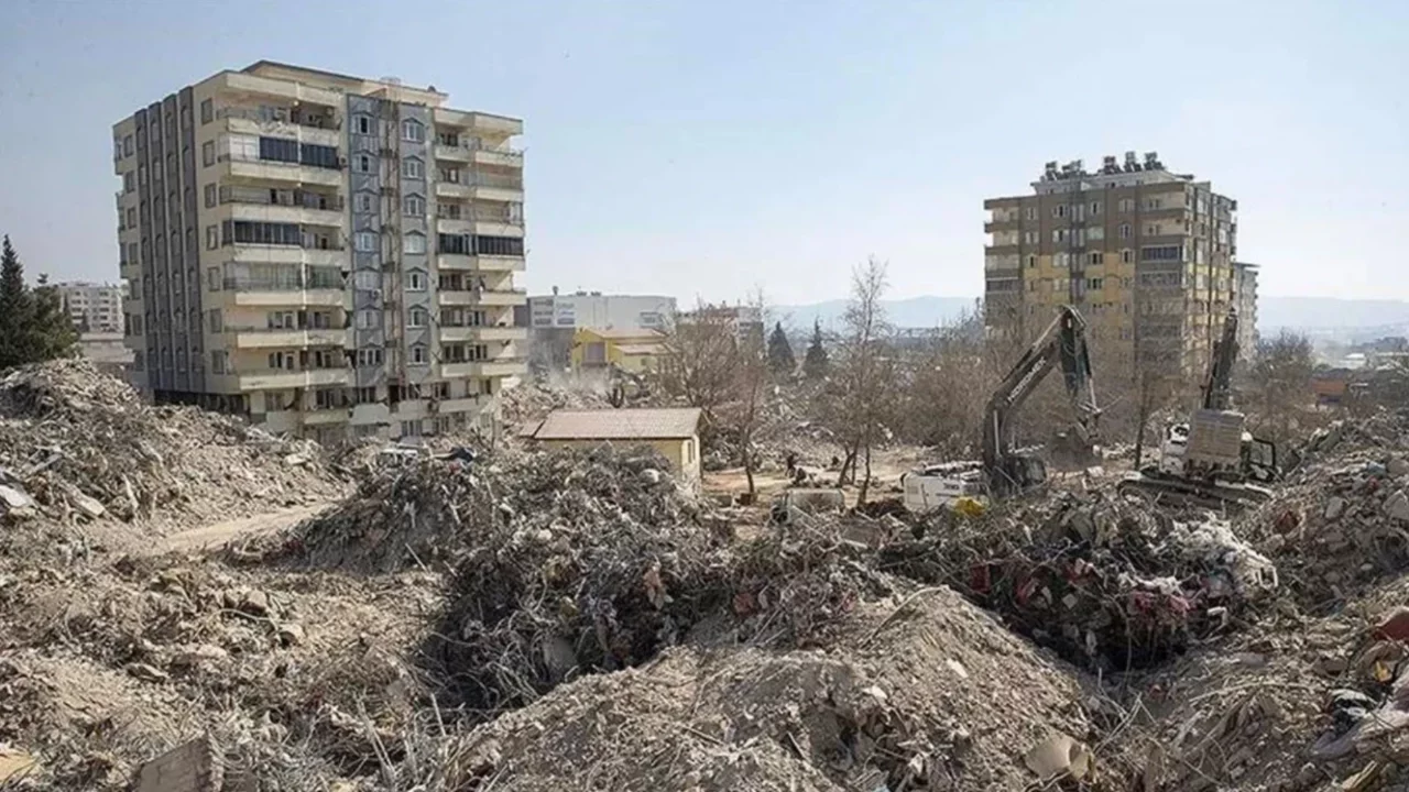 Ebrar Sitesi G Blok davasında karar! 123 kişiye mezar olmuştu...