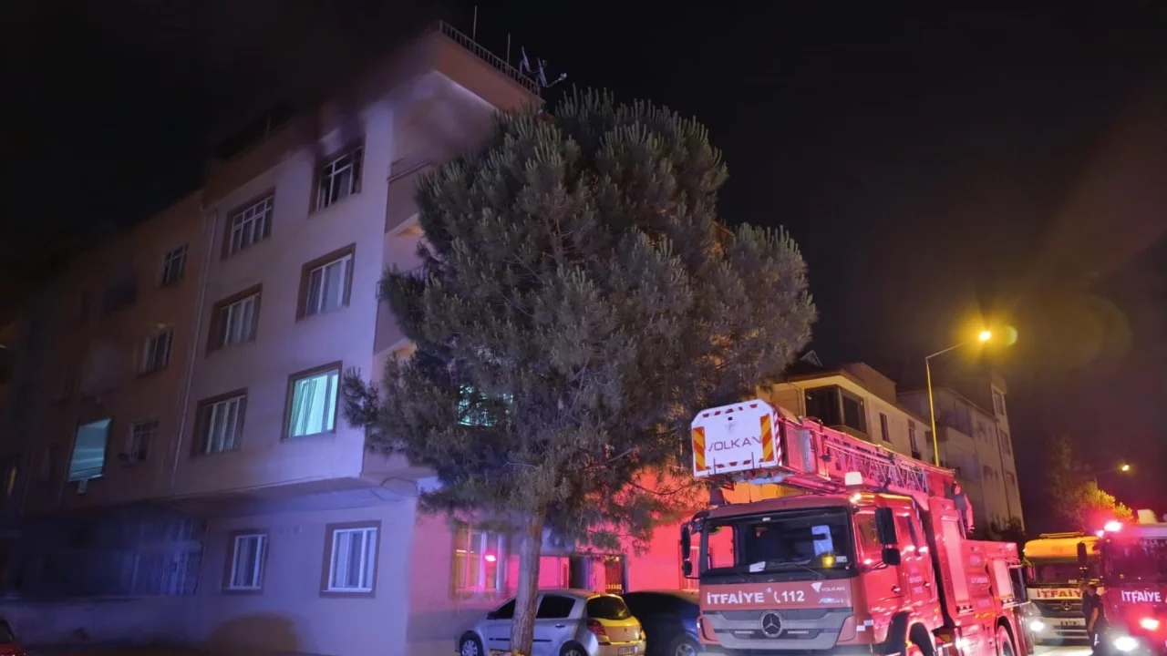 Bursa'da apartman dairesinde yangın paniği