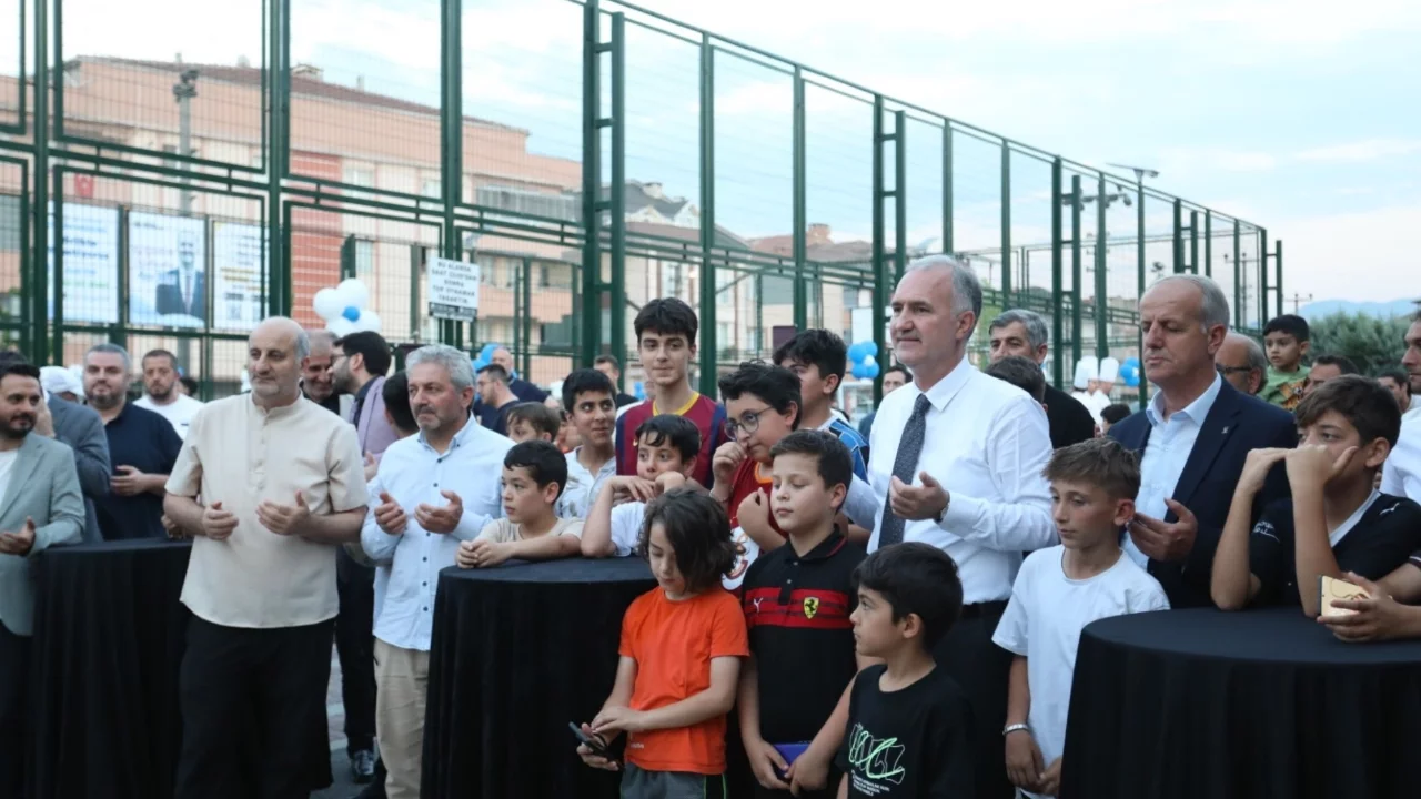 Süleymaniye Mahallesinde Yeni Semt Sahası Törenle Açıldı
